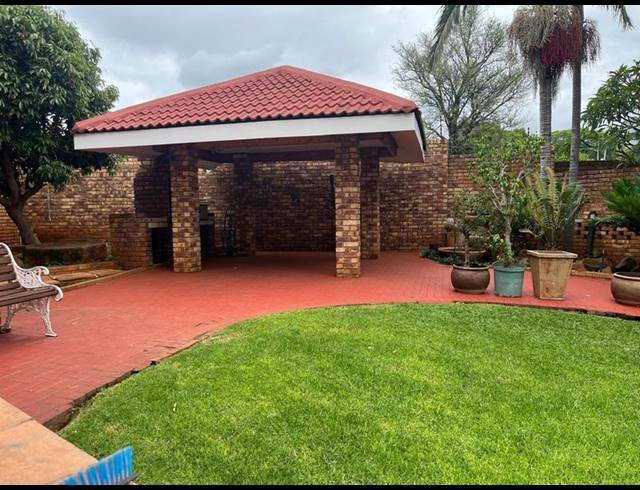 5 BEDROOM HOUSE FOR SALE IN WONDERBOOM